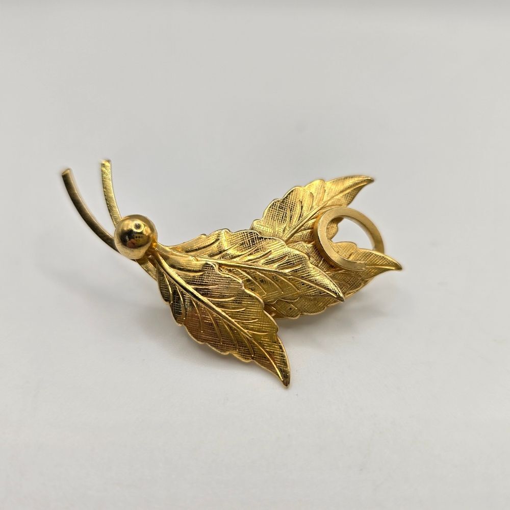 Elegant Vintage Gold Leaf Brooch